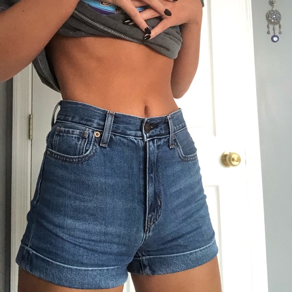 American Eagle Outfitters Pants - aeo mom shorts !!